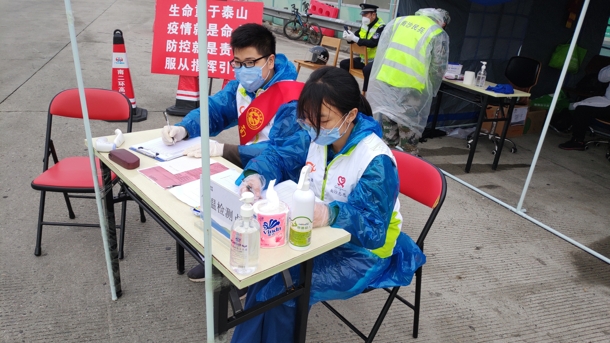 D:\Backup\桌面\新闻\202002273118云顶集团官网学子积极参与疫情防控志愿服务工作\学生党务助理张娟参与疫情防控志愿服务(发文稿).jpg D:\Backup\桌面\新闻\202002273118云顶集团官网学子积极参与疫情防控志愿服务工作\学生党务助理张娟参与疫情防控志愿服务(发文稿).jpg